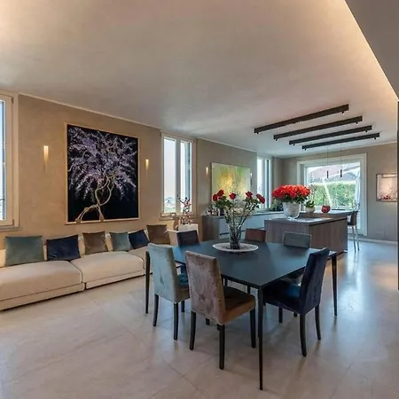 Rooftop Elegant In Center 3br 度假居 米兰