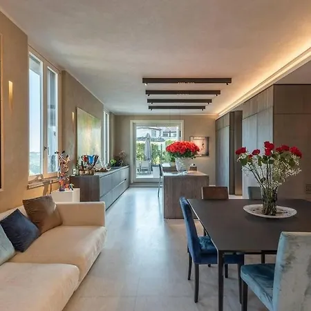 Rooftop Elegant In Center 3br 度假居 *