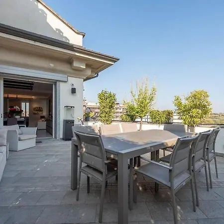 Rooftop Elegant In Center 3br 度假居 *