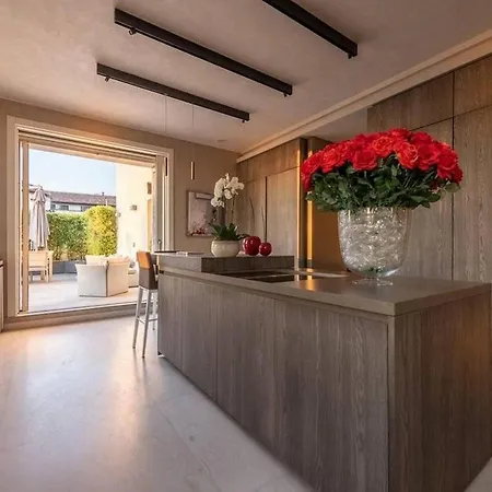 度假居 Rooftop Elegant In Center 3br