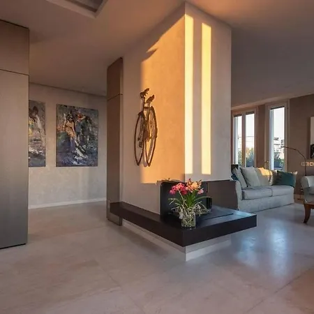 Rooftop Elegant In Center 3br 米兰