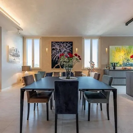 Rooftop Elegant In Center 3br 米兰