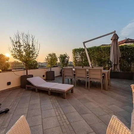 度假居 Rooftop Elegant In Center 3br *